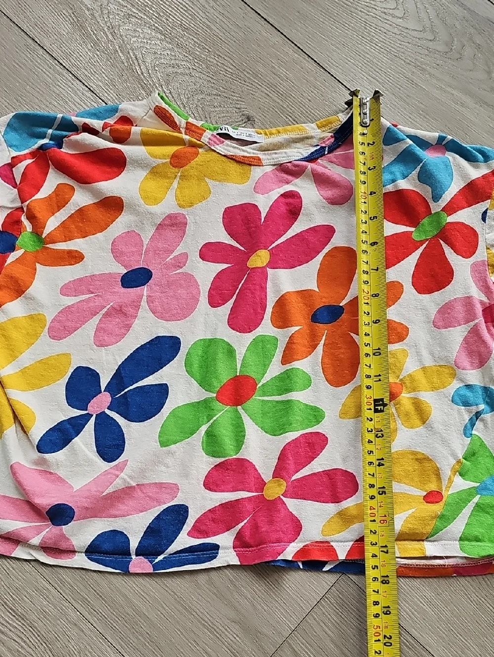 Zara Bright Floral Diagonal Seam Boxy Cropped Tee, Small - Picture 10 of 11